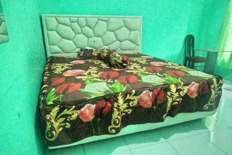 Hotel Spot On 92839 Nany Asoka Syariah Near Anyong Cafe 2*