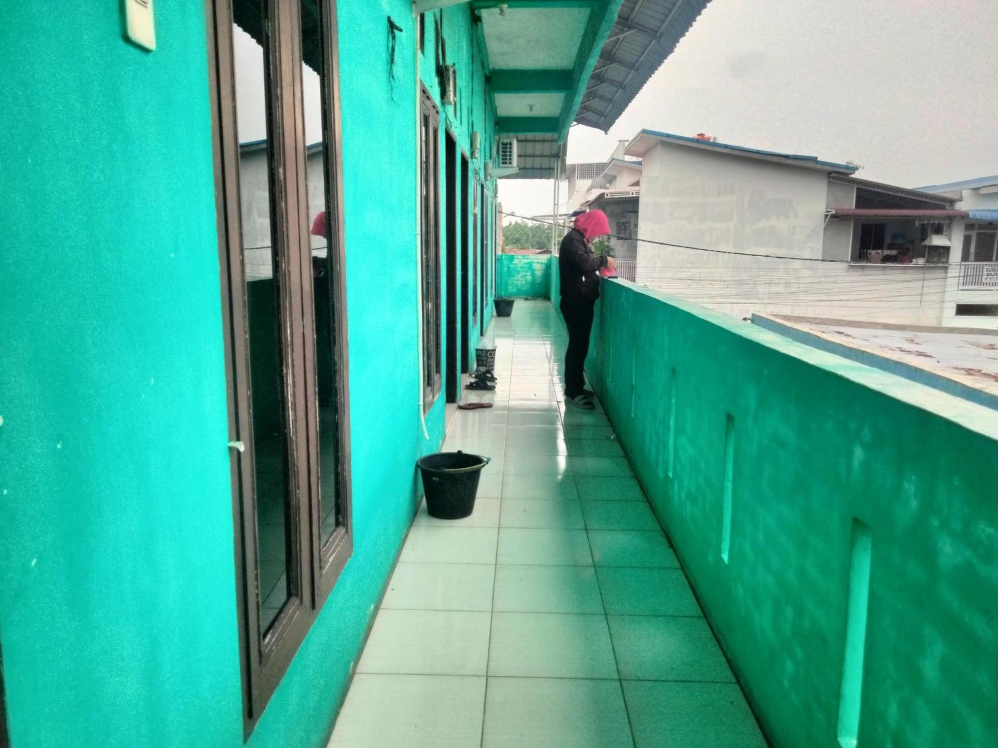Hotel Spot On 92839 Nany Asoka Syariah Near Anyong Cafe 2*